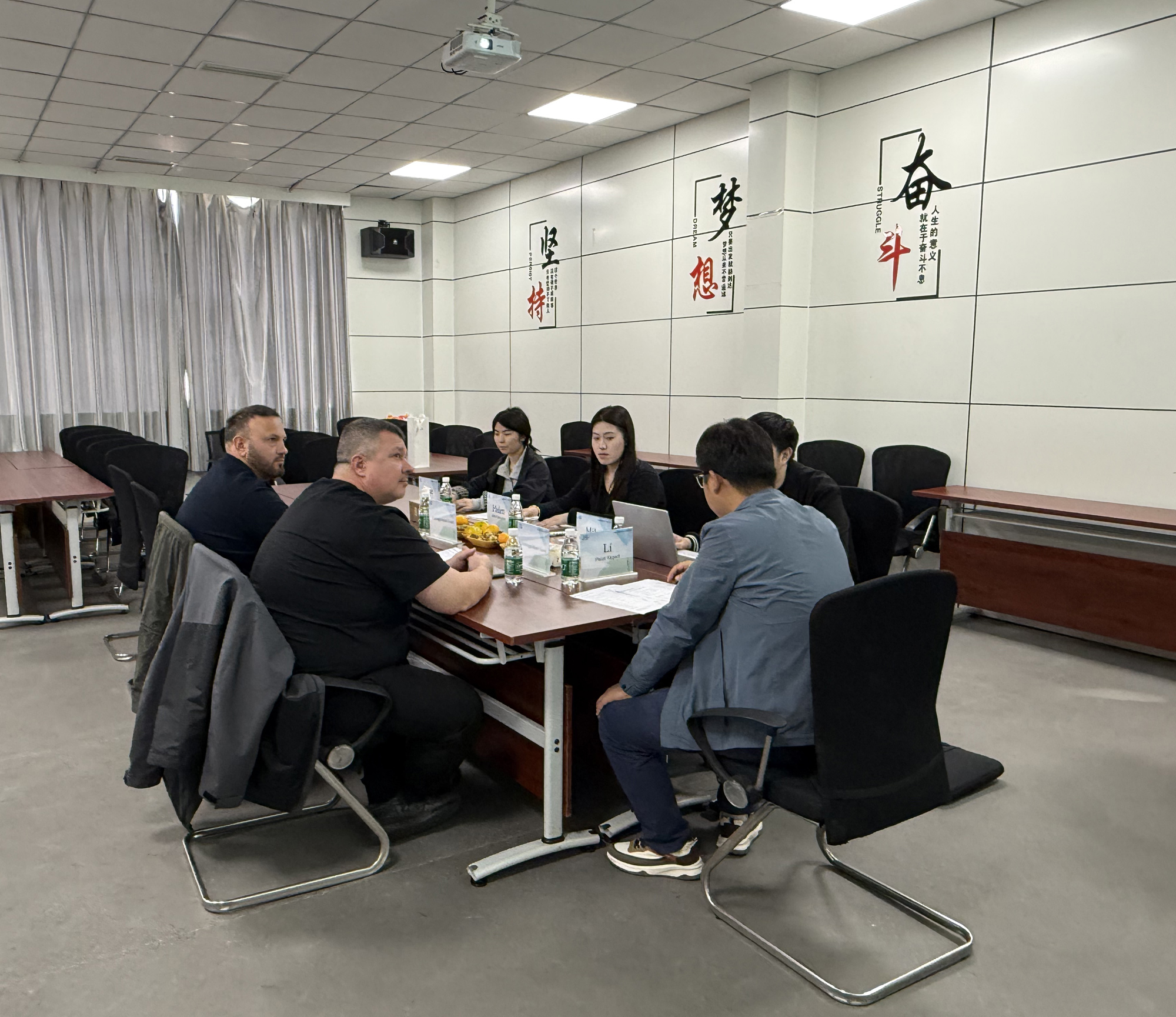 anti-corrosion-insulation-production-workshop.jpg